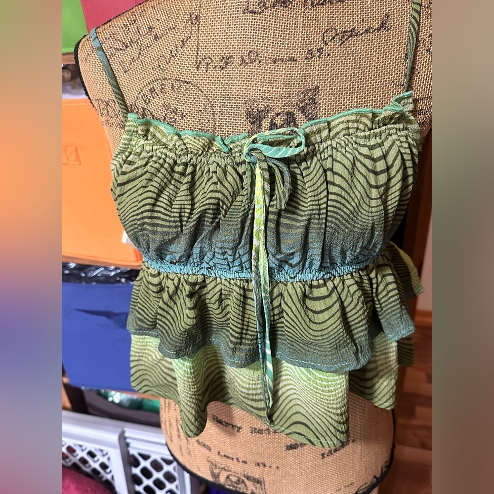 WILD FABLE RUFFLE CROP TOP - Picture 3 of 10